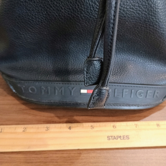 Tommy Hilfiger Black Leather Bucket Bag - Picture 3 of 10